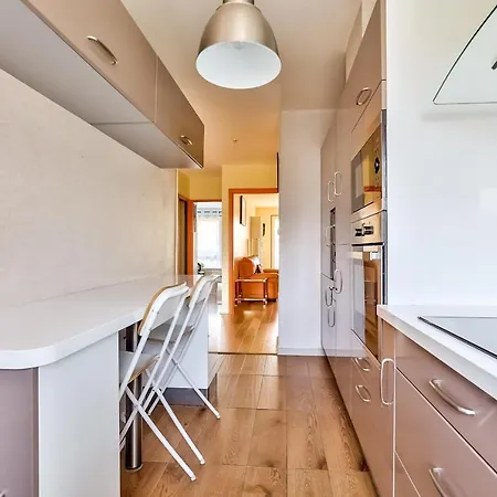 Nice 2Bdr Apt Near Parc Heller